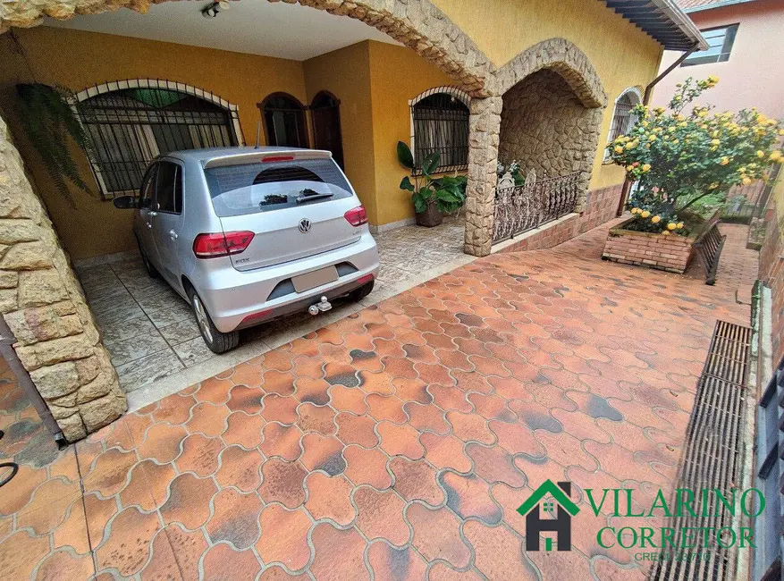 Foto 1 de Casa com 4 quartos à venda, 140m2 em Floramar, Belo Horizonte - MG