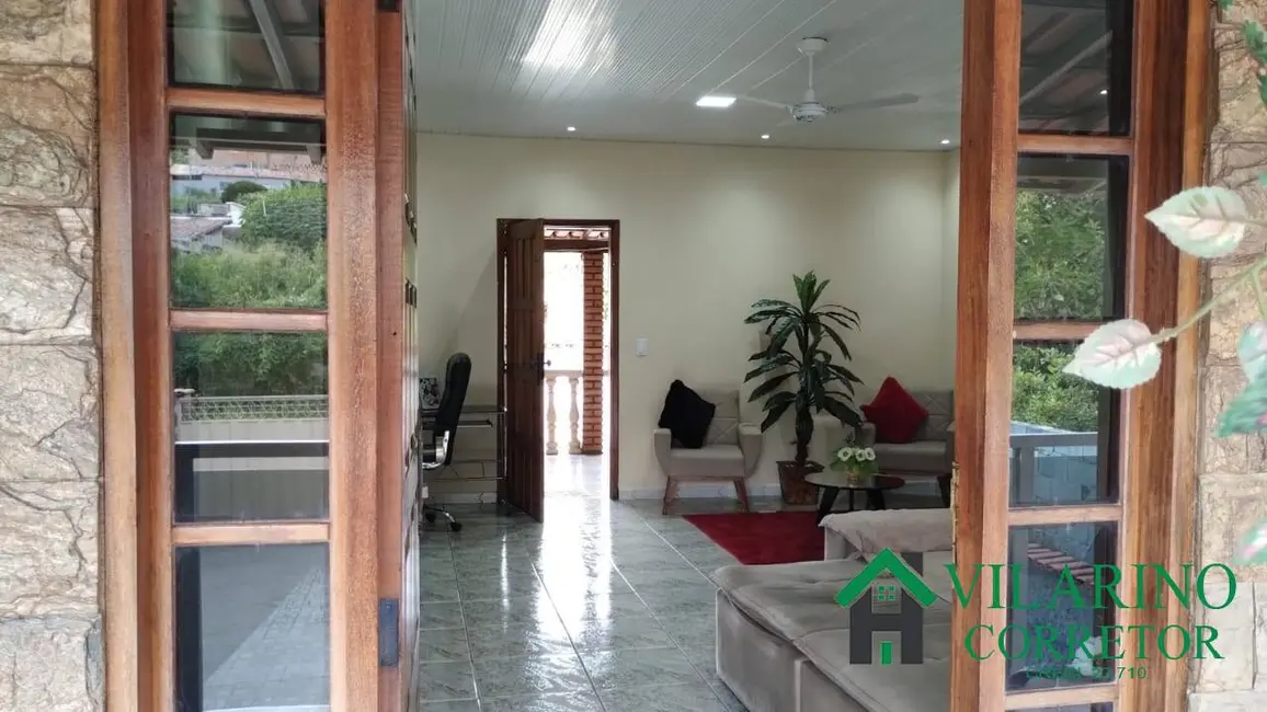 Foto 2 de Casa com 3 quartos à venda, 200m2 em Sao Jose Da Lapa - MG