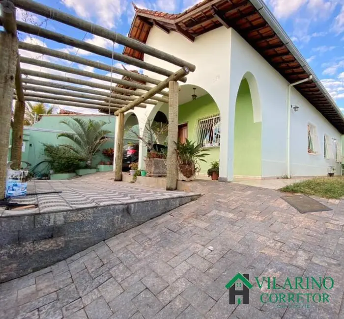 Casa com 4 quartos à venda, 225m2 em Rio Branco, Belo Horizonte - MG - imagem 8 Foto 8 de Casa com 4 quartos à venda, 225m2 em Rio Branco, Belo Horizonte - MG