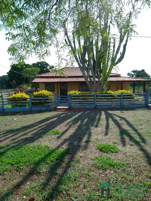 Foto 1 de Fazenda / Haras com 3 quartos à venda, 200m2 em Arinos - MG
