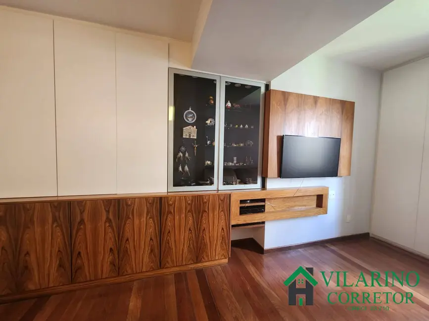 Apartamento com 3 quartos à venda, 128m2 em Santo Antônio, Belo Horizonte - MG - imagem 5 Foto 5 de Apartamento com 3 quartos à venda, 128m2 em Santo Antônio, Belo Horizonte - MG