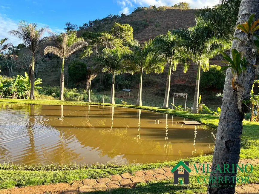 Foto 3 de Fazenda / Haras com 5 quartos à venda, 1000m2 em Ferros - MG