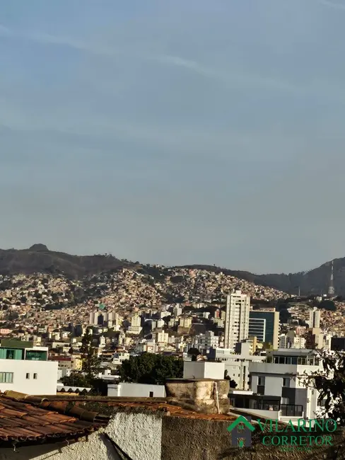 Foto 3 de Casa com 1 quarto à venda, 184m2 em Sagrada Família, Belo Horizonte - MG