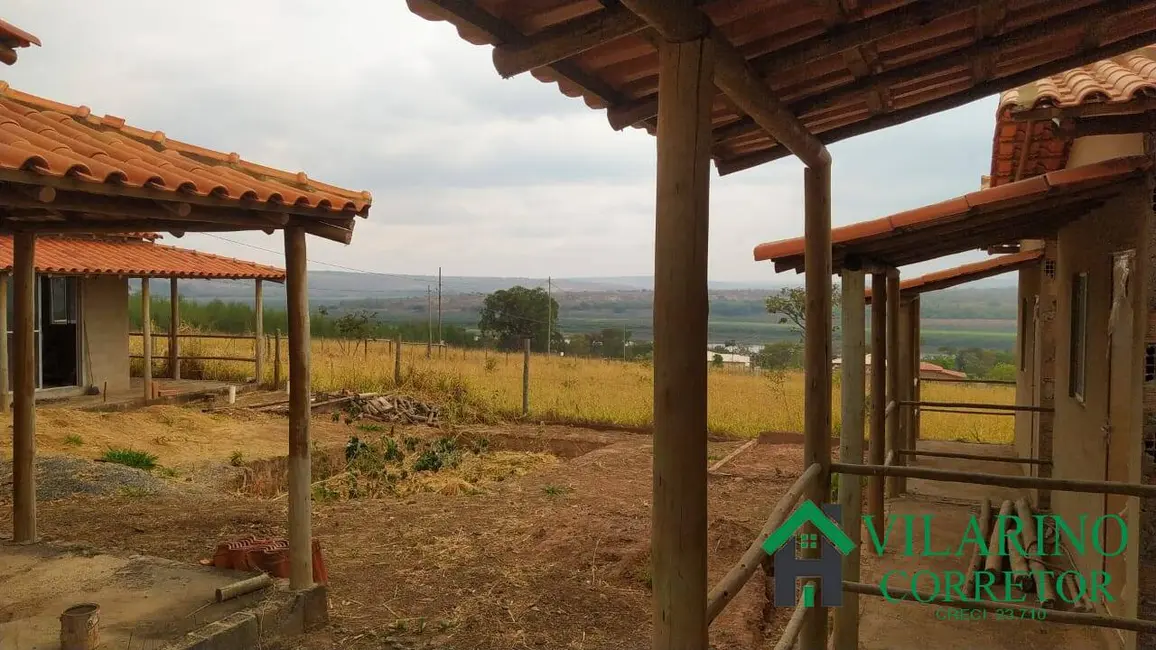 Foto 2 de Fazenda / Haras com 5 quartos à venda, 200m2 em Felixlandia - MG