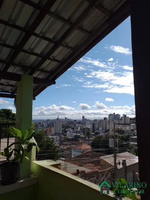 Casa com 4 quartos à venda, 200m2 em Concórdia, Belo Horizonte - MG - imagem 3 Foto 3 de Casa com 4 quartos à venda, 200m2 em Concórdia, Belo Horizonte - MG
