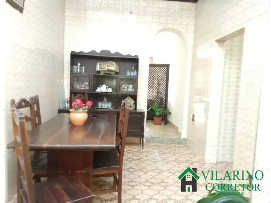 Casa com 4 quartos à venda, 246m2 em Camargos, Belo Horizonte - MG - imagem 4 Foto 4 de Casa com 4 quartos à venda, 246m2 em Camargos, Belo Horizonte - MG