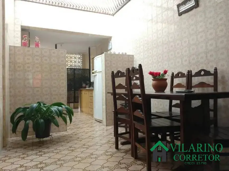 Casa com 4 quartos à venda, 246m2 em Camargos, Belo Horizonte - MG - imagem 3 Foto 3 de Casa com 4 quartos à venda, 246m2 em Camargos, Belo Horizonte - MG