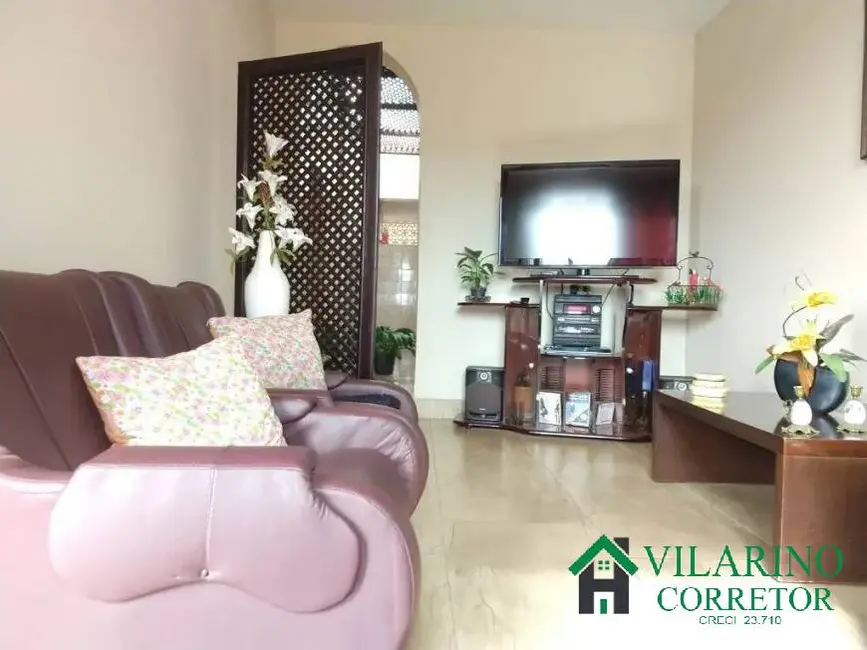 Casa com 4 quartos à venda, 246m2 em Camargos, Belo Horizonte - MG - imagem 1 Foto 1 de Casa com 4 quartos à venda, 246m2 em Camargos, Belo Horizonte - MG