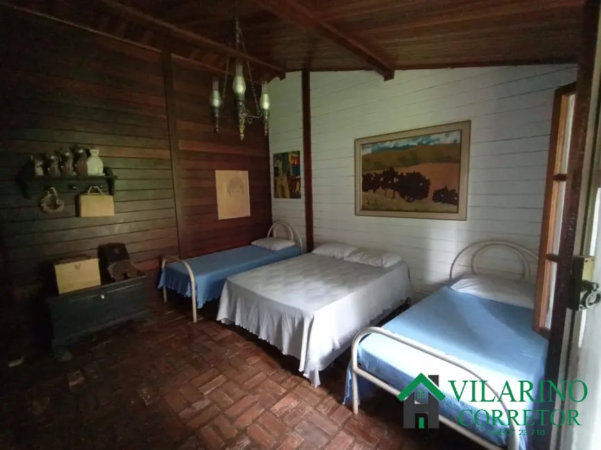 Foto 6 de Sítio / Rancho com 4 quartos à venda em Santana Do Riacho - MG