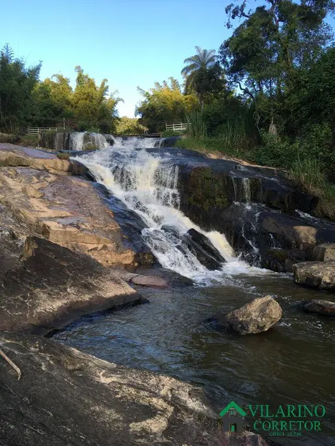 Foto 3 de Fazenda / Haras com 4 quartos à venda, 400m2 em Nova Uniao - MG