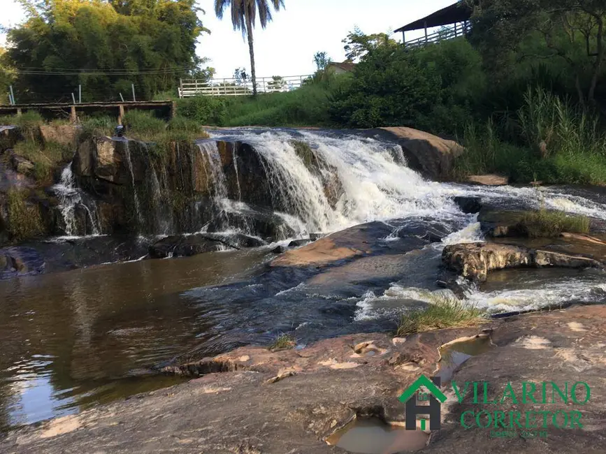 Foto 2 de Fazenda / Haras com 4 quartos à venda, 400m2 em Nova Uniao - MG