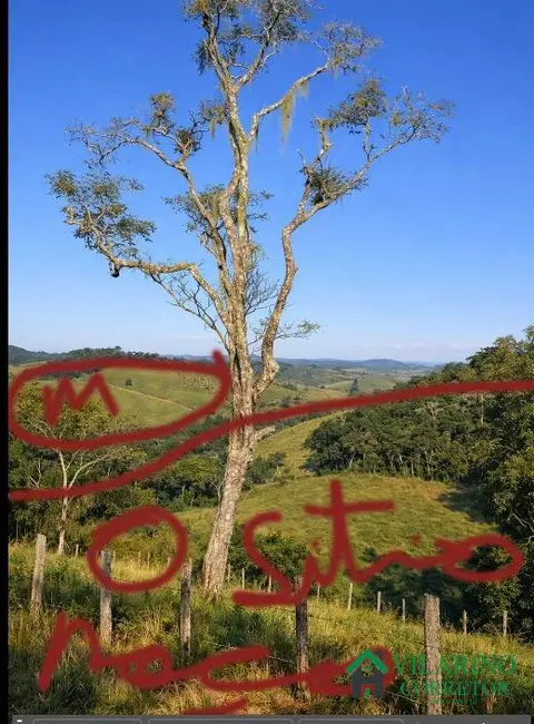 Foto 7 de Sítio / Rancho com 3 quartos à venda, 500m2 em Santana Dos Montes - MG