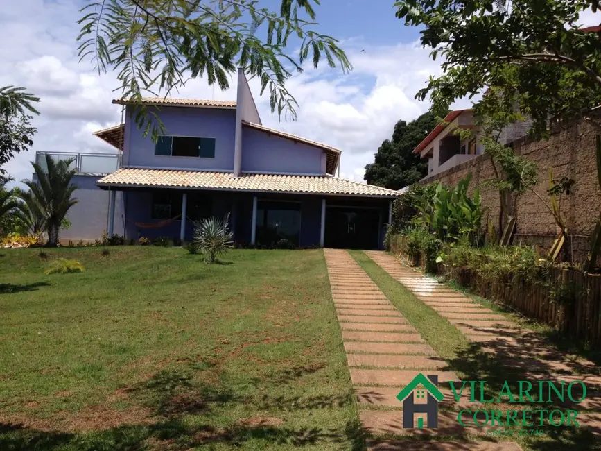 Foto 2 de Casa com 3 quartos à venda, 1400m2 em Morada Nova De Minas - MG