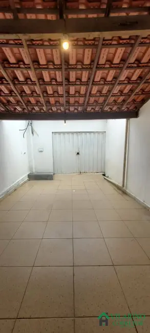 Foto 1 de Casa com 2 quartos à venda, 75m2 em Esmeraldas - MG