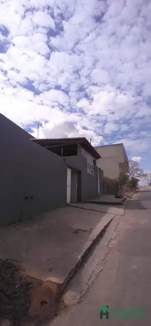 Foto 2 de Casa com 3 quartos à venda, 360m2 em Sao Joaquim De Bicas - MG