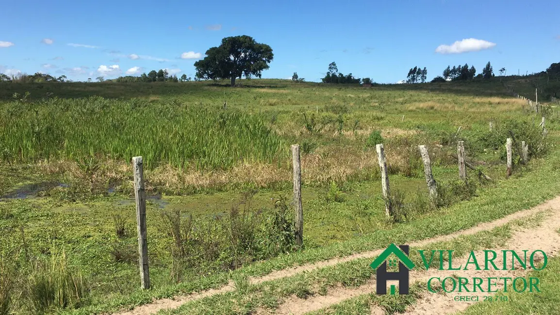 Foto 2 de Fazenda / Haras à venda, 52m2 em Araruama - RJ