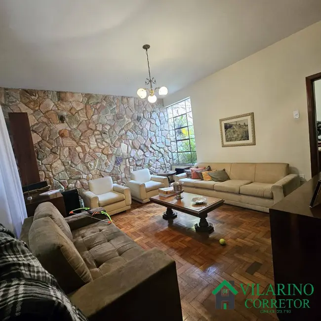 Foto 1 de Casa com 4 quartos à venda, 300m2 em Cachoeirinha, Belo Horizonte - MG