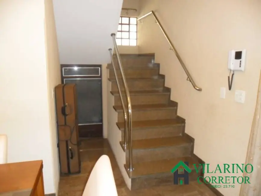 Casa com 7 quartos à venda, 340m2 em Sagrada Família, Belo Horizonte - MG - imagem 4 Foto 4 de Casa com 7 quartos à venda, 340m2 em Sagrada Família, Belo Horizonte - MG