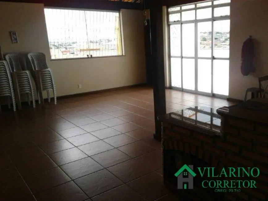 Foto 3 de Casa com 3 quartos à venda, 400m2 em Contagem - MG