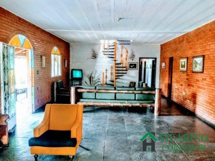 Foto 9 de Sítio / Rancho com 6 quartos à venda, 450m2 em Parque Ipiranga, Betim - MG