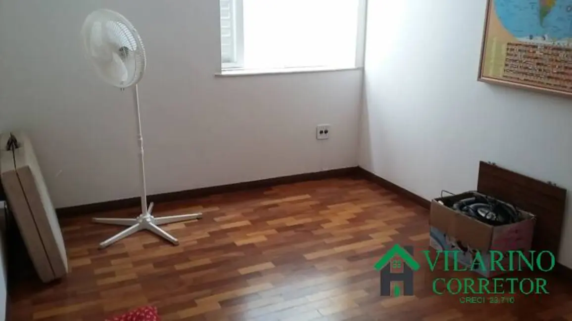 Casa com 7 quartos à venda, 250m2 em Santo Antônio, Belo Horizonte - MG - imagem 8 Foto 8 de Casa com 7 quartos à venda, 250m2 em Santo Antônio, Belo Horizonte - MG