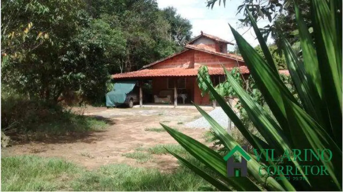 Foto 4 de Sítio / Rancho com 3 quartos à venda, 10000m2 em Itatiaiucu - MG