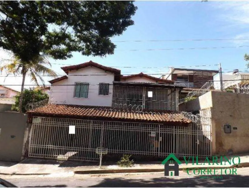 Foto 1 de Casa com 7 quartos à venda, 250m2 em Planalto, Belo Horizonte - MG