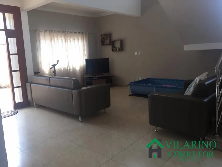 Foto 9 de Casa com 4 quartos à venda e para alugar, 329m2 em Guanhaes - MG
