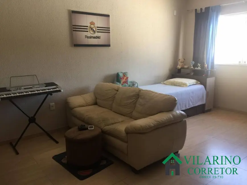 Foto 3 de Casa com 4 quartos à venda e para alugar, 329m2 em Guanhaes - MG