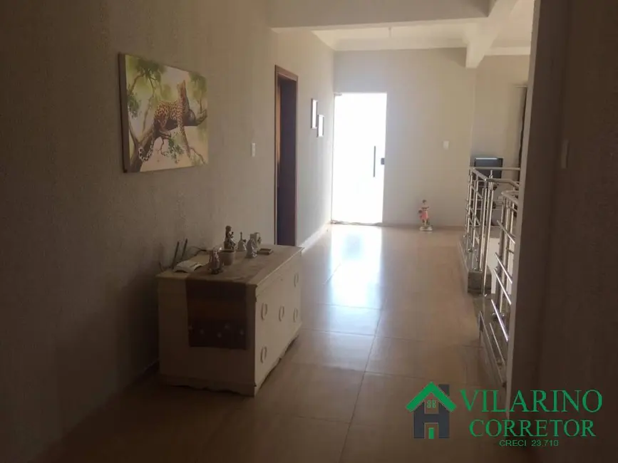 Foto 1 de Casa com 4 quartos à venda e para alugar, 329m2 em Guanhaes - MG