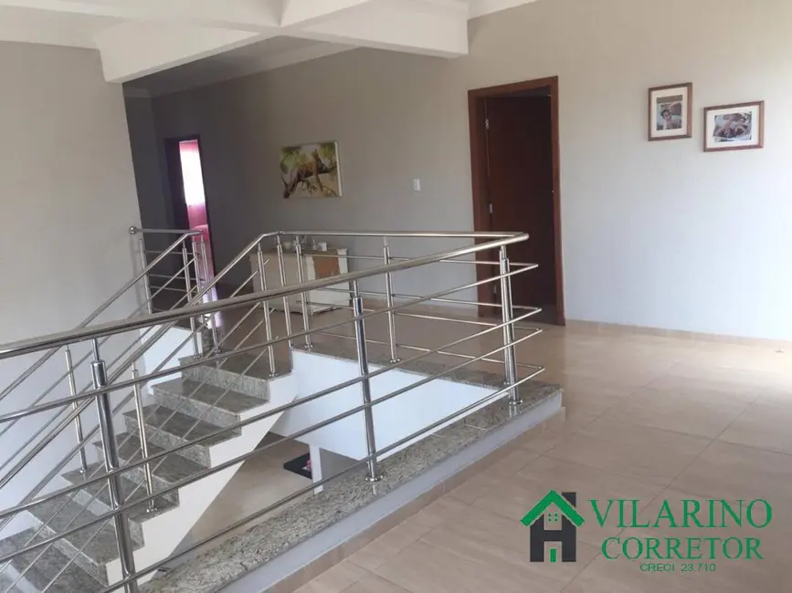 Foto 2 de Casa com 4 quartos à venda e para alugar, 329m2 em Guanhaes - MG