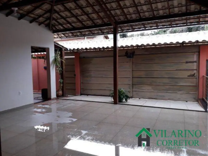Foto 2 de Casa com 6 quartos à venda e para alugar, 270m2 em Centro, Santana Do Riacho - MG