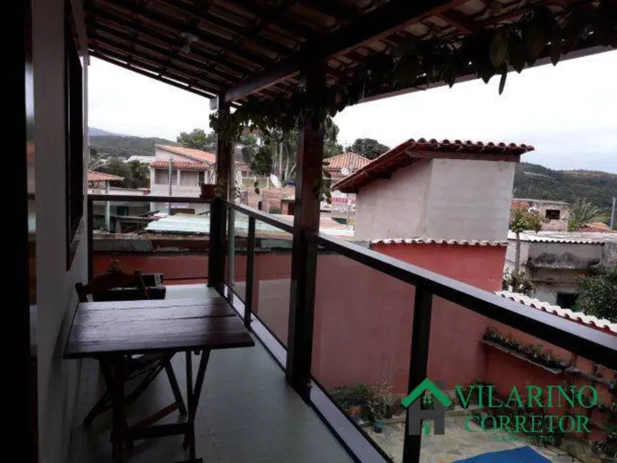 Foto 6 de Casa com 6 quartos à venda e para alugar, 270m2 em Centro, Santana Do Riacho - MG