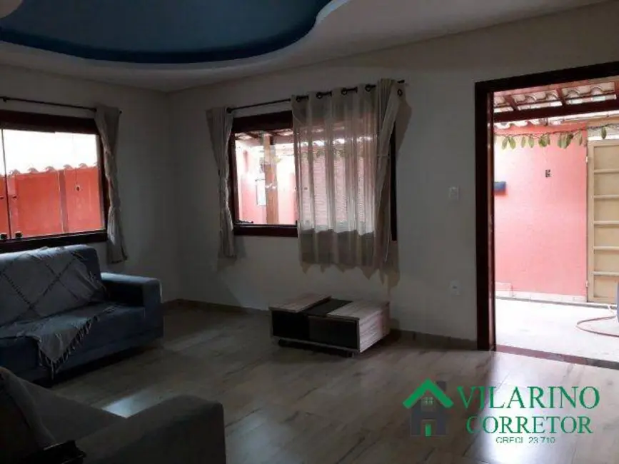 Foto 4 de Casa com 6 quartos à venda e para alugar, 270m2 em Centro, Santana Do Riacho - MG