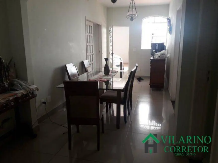 Casa com 7 quartos à venda, 240m2 em Esplanada, Belo Horizonte - MG - imagem 4 Foto 4 de Casa com 7 quartos à venda, 240m2 em Esplanada, Belo Horizonte - MG