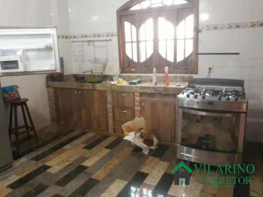 Foto 3 de Sítio / Rancho com 5 quartos à venda, 200m2 em Caete - MG