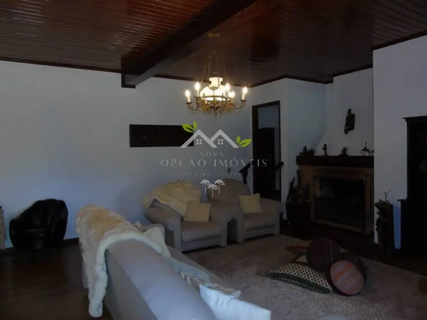 Foto 9 de Casa com 4 quartos à venda, 370m2 em Campos Do Jordao - SP