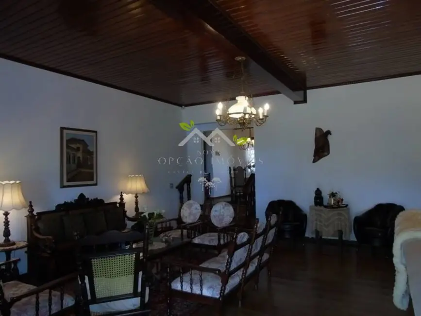 Foto 8 de Casa com 4 quartos à venda, 370m2 em Campos Do Jordao - SP