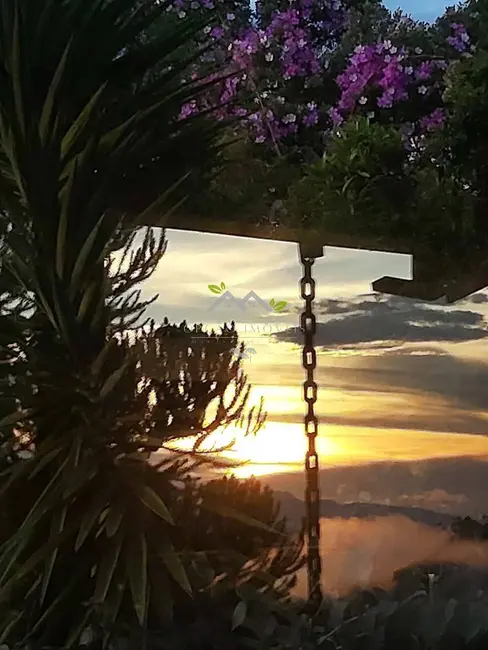 Foto 5 de Casa com 4 quartos à venda, 257m2 em Campos Do Jordao - SP