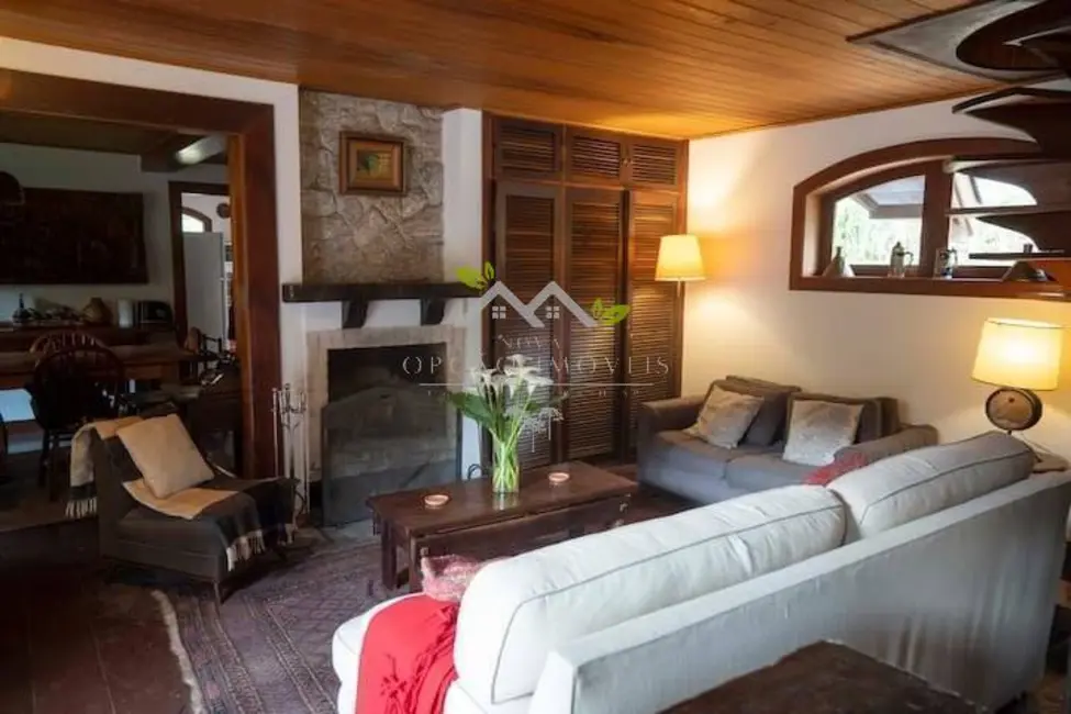 Foto 6 de Casa com 3 quartos à venda, 180m2 em Campos Do Jordao - SP