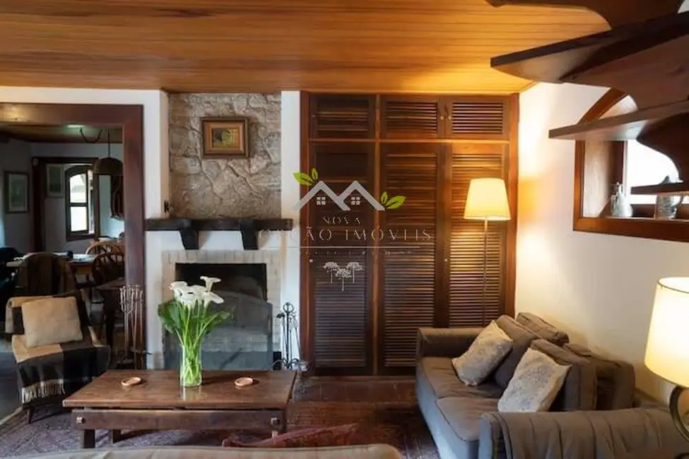 Foto 7 de Casa com 3 quartos à venda, 180m2 em Campos Do Jordao - SP