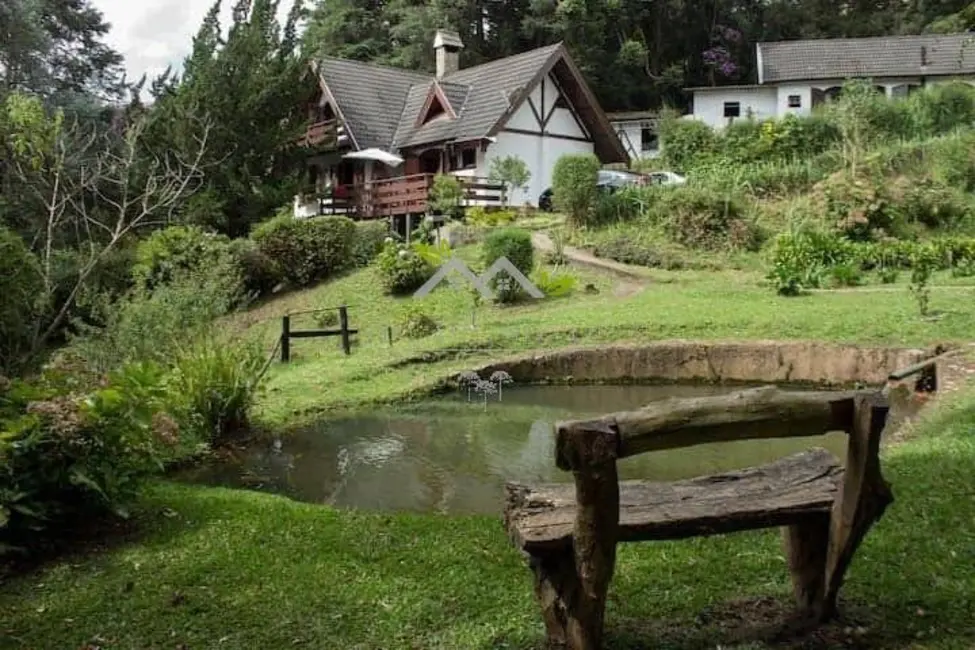Foto 1 de Casa com 3 quartos à venda, 180m2 em Campos Do Jordao - SP