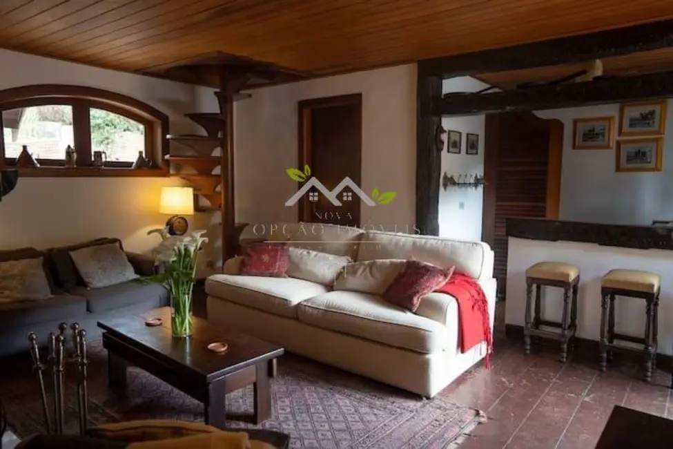 Foto 8 de Casa com 3 quartos à venda, 180m2 em Campos Do Jordao - SP