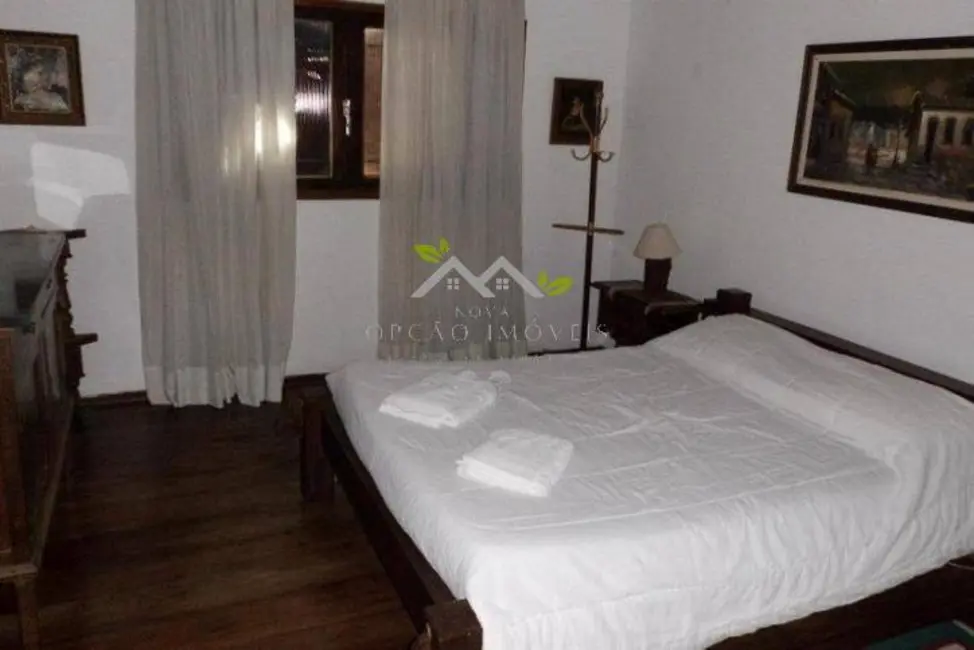 Foto 8 de Casa com 4 quartos à venda, 375m2 em Campos Do Jordao - SP