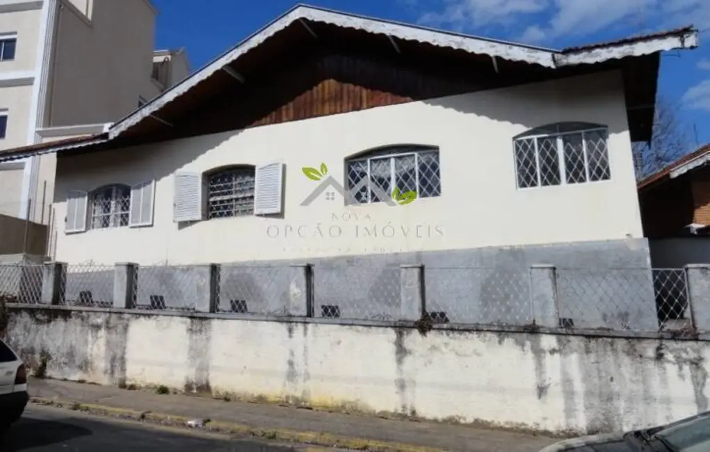 Foto 1 de Casa com 4 quartos à venda, 320m2 em Vila Abernéssia, Campos Do Jordao - SP