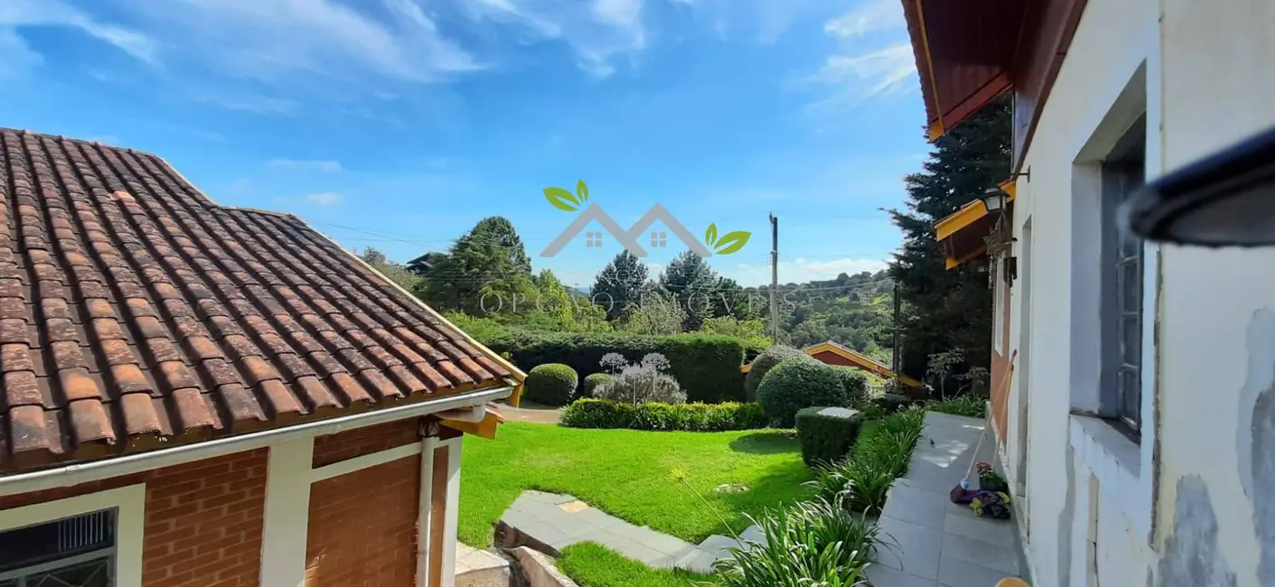 Casa com 4 quartos à venda, 310m2 em Campos Do Jordao - SP - imagem 2 Foto 2 de Casa com 4 quartos à venda, 310m2 em Campos Do Jordao - SP