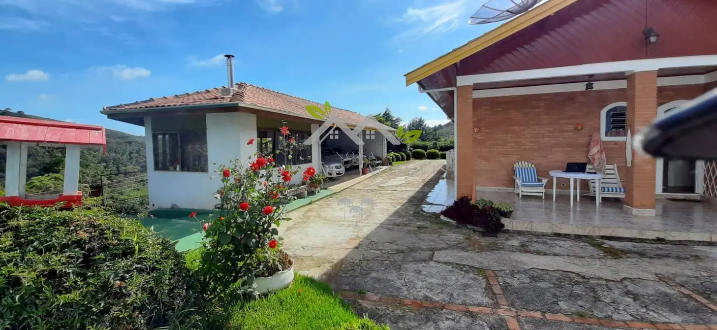 Casa com 4 quartos à venda, 310m2 em Campos Do Jordao - SP - imagem 4 Foto 4 de Casa com 4 quartos à venda, 310m2 em Campos Do Jordao - SP