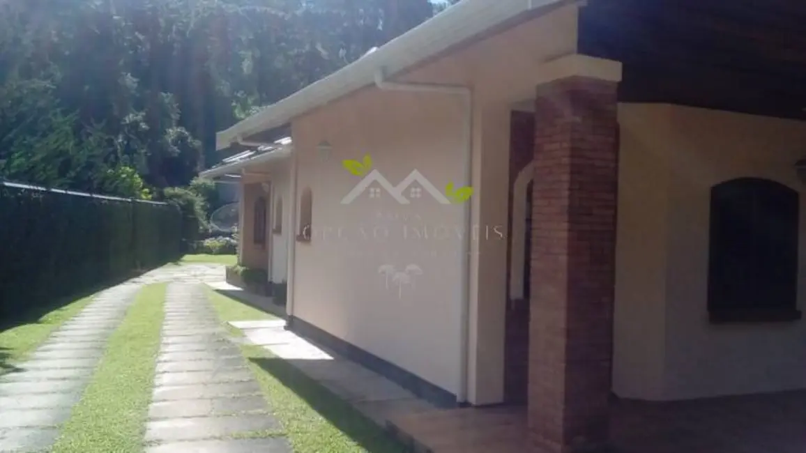 Foto 2 de Casa com 4 quartos à venda, 400m2 em Campos Do Jordao - SP