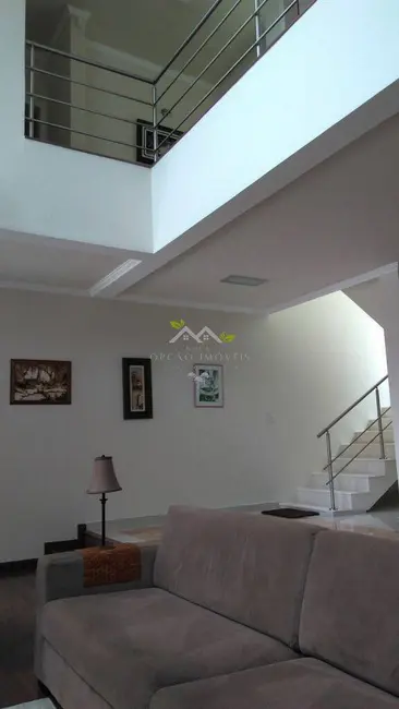 Foto 2 de Casa com 3 quartos à venda, 596m2 em Santo Antonio Do Pinhal - SP