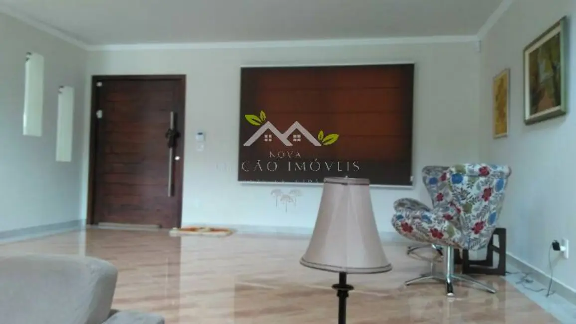 Foto 3 de Casa com 3 quartos à venda, 596m2 em Santo Antonio Do Pinhal - SP